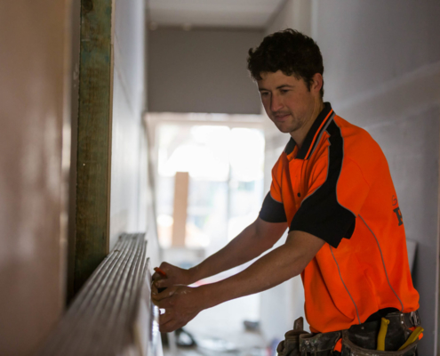 Skilled G&K Looney Plastering Tradesmen for Renovation Skilled G&K Looney Plastering Tradesmen